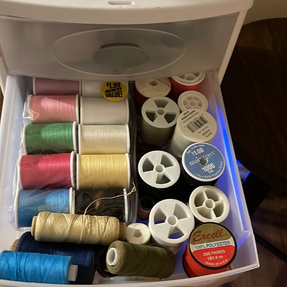 Mini sewing machine - Picture 6 of 10